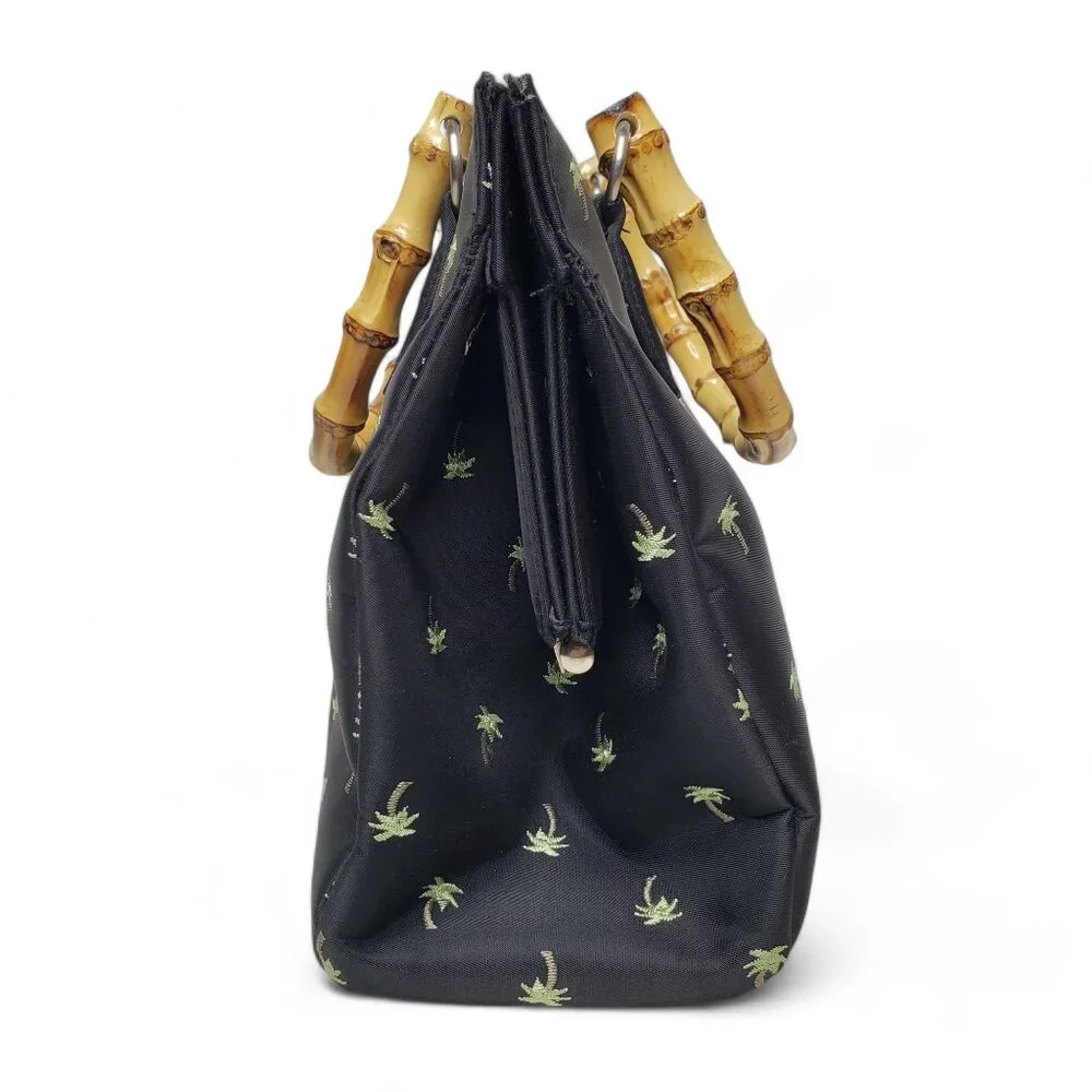 Sunny Hawaii Clamshell Purse Women's Embroidered Palm Bamboo Handle Hand Satchel